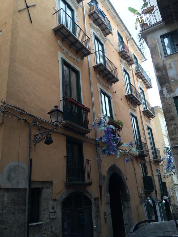 Antico Vicolo Apartment Salerno Bagian luar foto