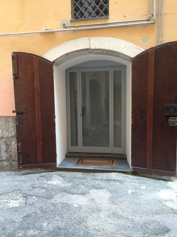 Antico Vicolo Apartment Salerno Bagian luar foto